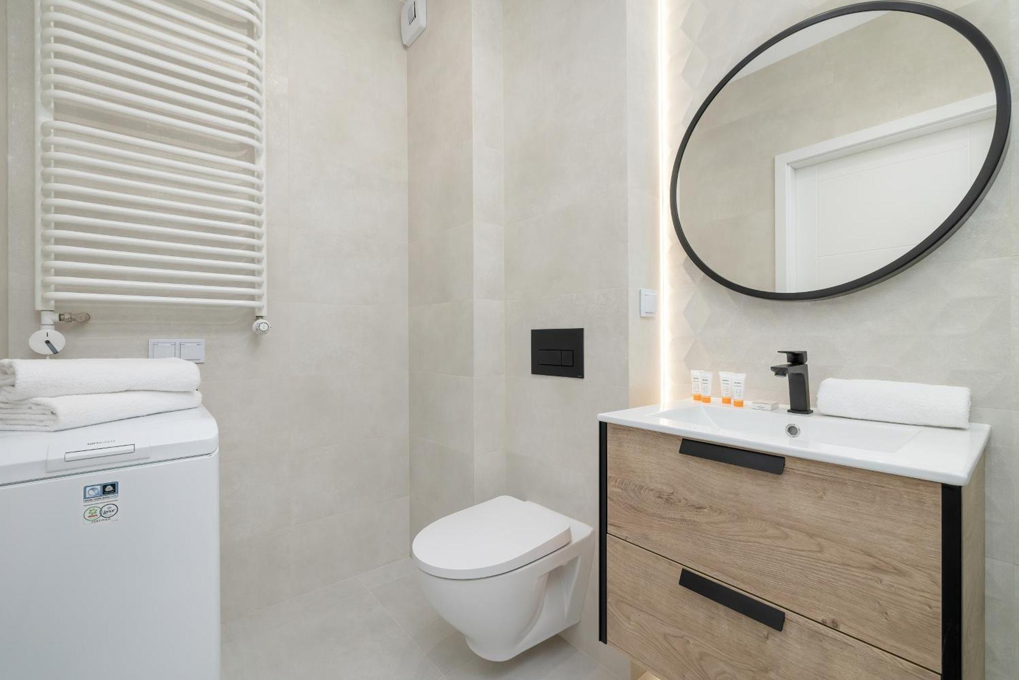 Bright Apartment Park Lotnikow Near Tauron Arena Krakow By Noclegi Renters المظهر الخارجي الصورة